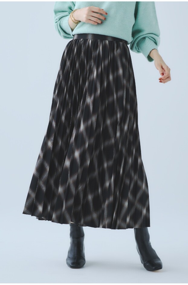 【GLOBAL WORK】抜け感ある大人のプリーツスタイル