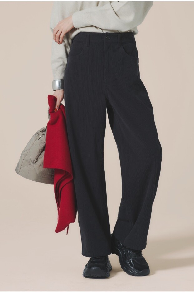 【GLOBAL WORK】シルエット際立つコーデュロイパンツ