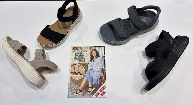 ★新作★SKECHERSサンダル!!