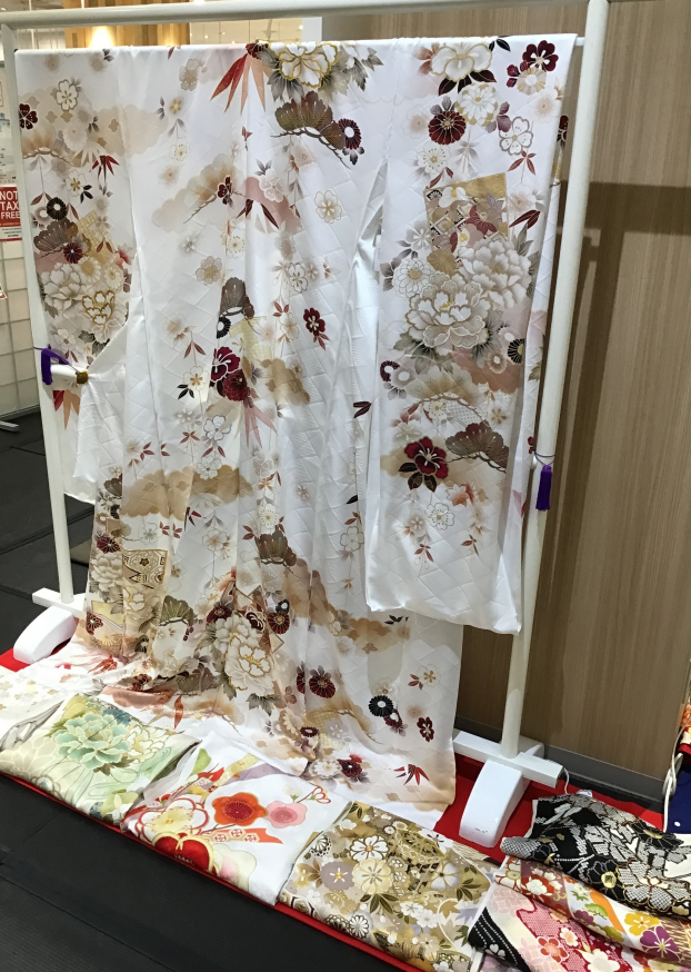 新作振袖続々入荷‼️